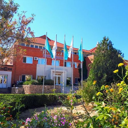 Rahat Hotel أكتاو المظهر الخارجي الصورة
