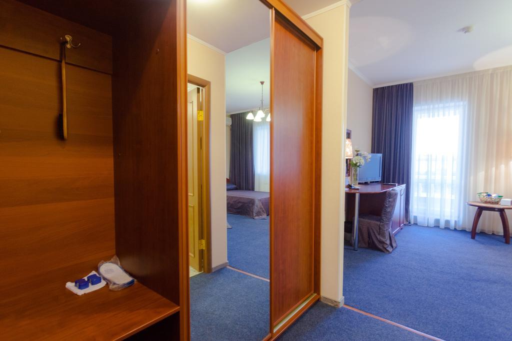 Rahat Hotel أكتاو الغرفة الصورة