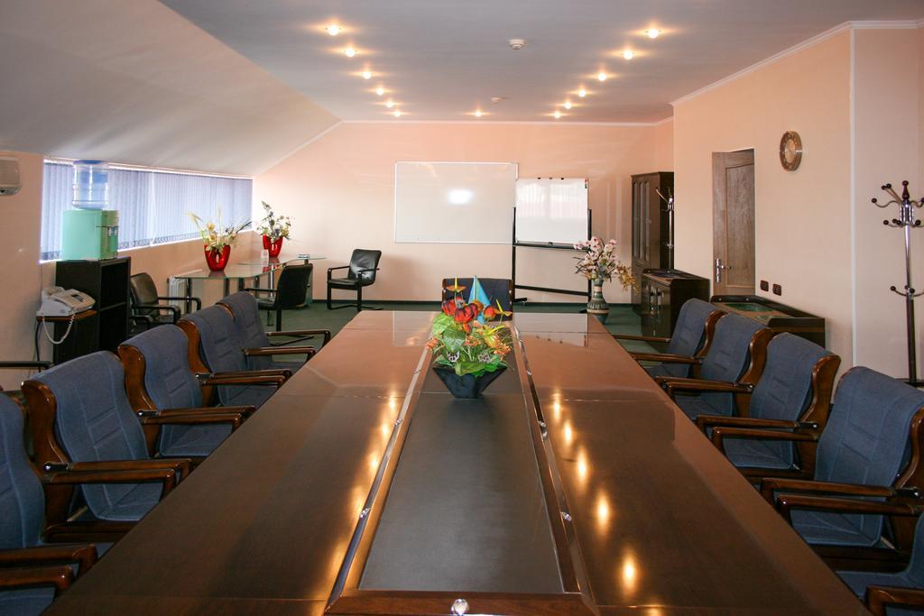 Rahat Hotel أكتاو المظهر الخارجي الصورة